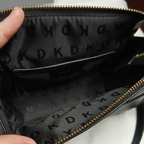 DKNY Bryant Park TZ Crossbody Bag Adjustable Strap - Picture 8 of 11